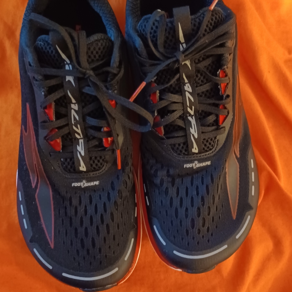 Altra torin 4s foot shaped running shoe